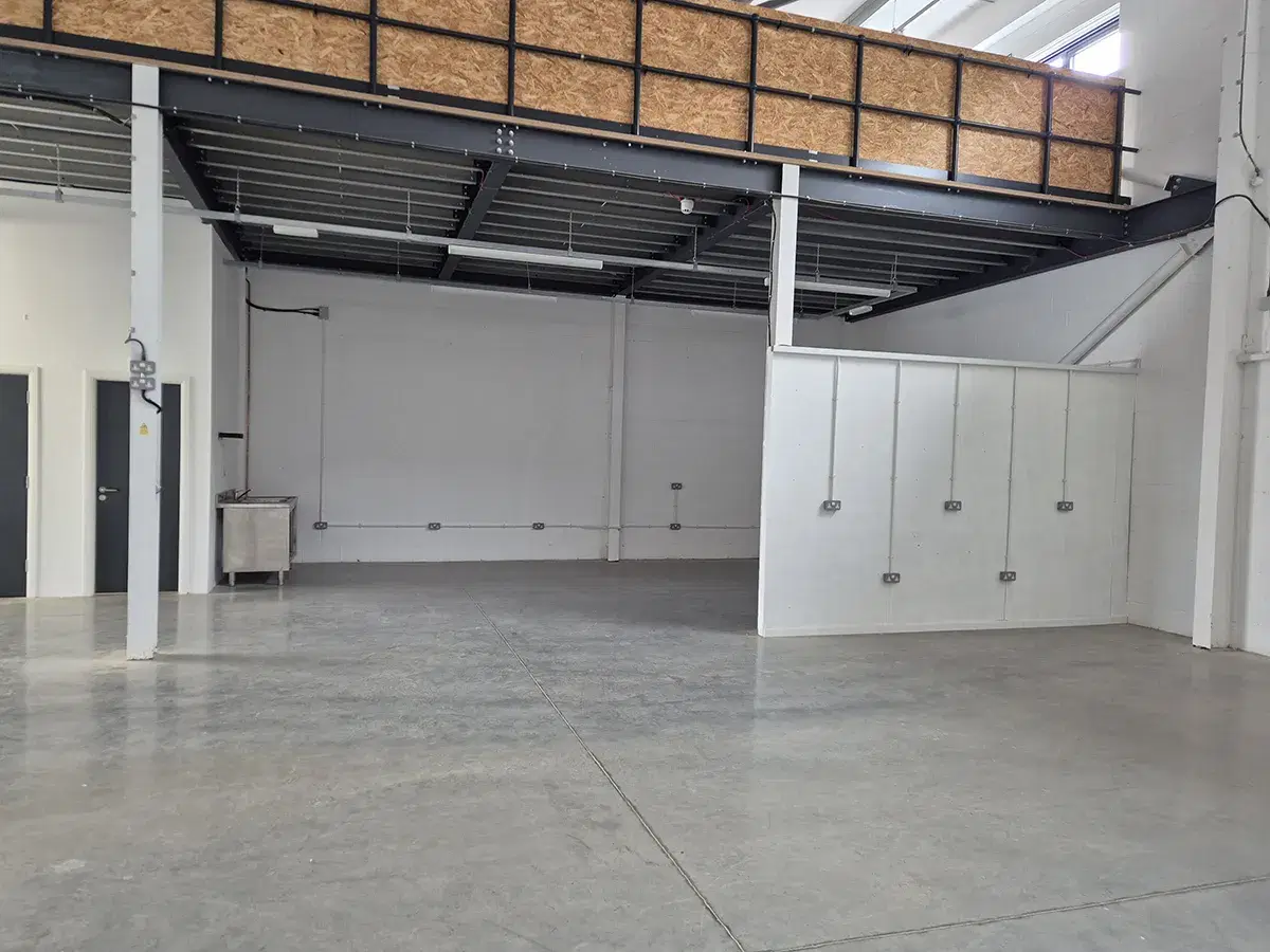 Building Fit Out Before 4